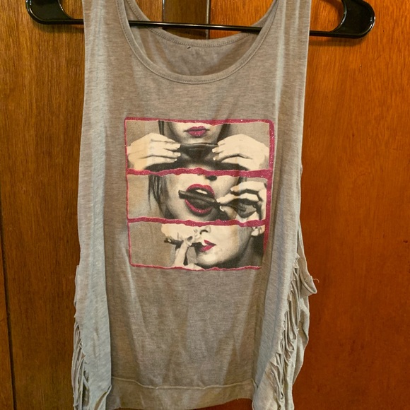 Grey tank top with ripped sides - Picture 1 of 3